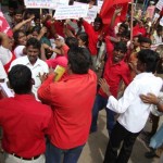 ஜெயா ஆட்சியை நாடகமாக நடித்த குற்றத்திற்காக குழந்தைகள் உட்பட 60 பேர் சிறை!