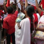 ஜெயா ஆட்சியை நாடகமாக நடித்த குற்றத்திற்காக குழந்தைகள் உட்பட 60 பேர் சிறை!