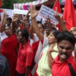 ஜெயா ஆட்சியை நாடகமாக நடித்த குற்றத்திற்காக குழந்தைகள் உட்பட 60 பேர் சிறை!