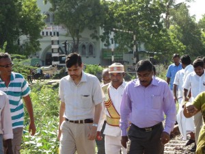 வெறுப்புக்குள்ளான அதிகாரிகள்