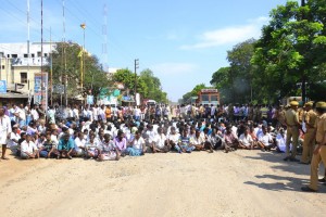 சாலை மறியல்