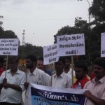 சமச்சீர் புத்தகங்களை வழங்கு! தமிழகமெங்கும் போராட்டங்கள்!! 