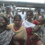 சீரங்கத்துக்கு வந்த பாசிச ஜெயலலிதாவுக்கு கருப்புக் கொடி! ஜெயலலிதா-கருப்பு-கொடி-14