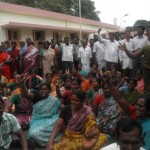 மக்கள் முற்றுகை