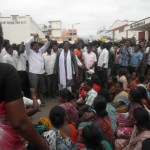 மக்கள் முற்றுகை