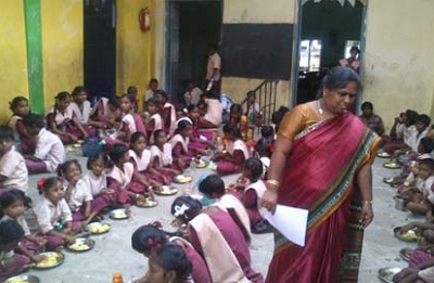 சிதம்பரம் நகராட்சி பள்ளியின் தலைமையாசிரியை பத்மினி சிதம்பரம் நகராட்சி பள்ளியின் தலைமையாசிரியை பத்மினி