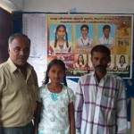 தலைமையாசிரியர் பழனிவேல், மன்மதா, ஆட்டோ ஓட்டுநரான தந்தை