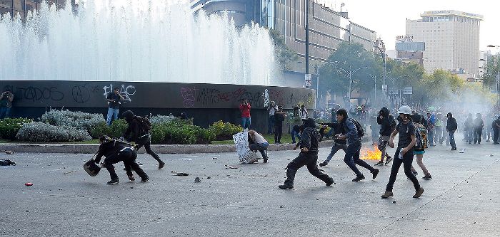 003-mexico-city-police-student-clash-1