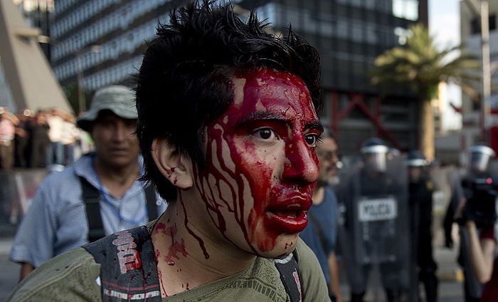 003-mexico-city-police-student-clash-2