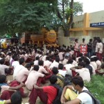 chromepet-students-deo-office-siege-03