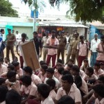 chromepet-students-deo-office-siege-11