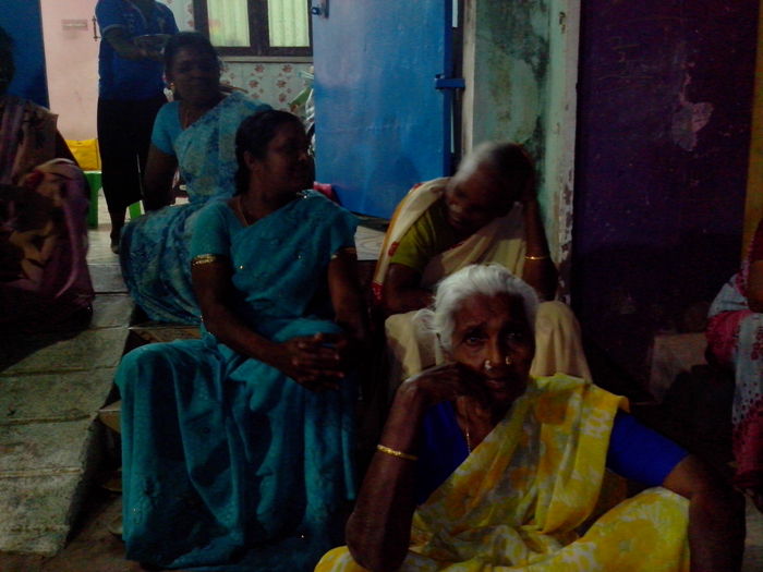 சிறுசேரி மக்கள் சிறுசேரி மக்கள்