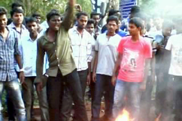 உருவபொம்மை எதிர்ப்பு உருவபொம்மை எதிர்ப்பு