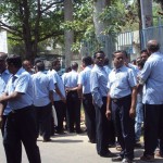 கார்போரண்டம் ஆலைத் தொழிலாளர்கள்