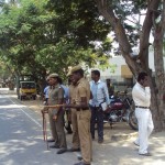 நிர்வாகத்தின் குரலுக்கு ஓடிவந்த போலீசு2