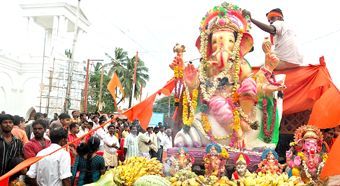 விநாயகர் ஊர்வலம் விநாயகர் ஊர்வலம்