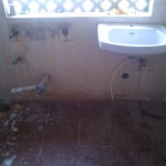 broken-washbasin-only-1-for-100-students