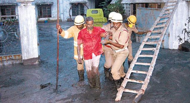 தீயணைப்புப் படை வீரர்கள் தீயணைப்புப் படை வீரர்கள்