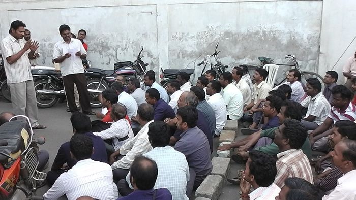 சி.ஆர்.ஐ பம்ப்ஸ் தொழிலாளர் வேலை நிறுத்தம் சி.ஆர்.ஐ பம்ப்ஸ் தொழிலாளர் வேலை நிறுத்தம்