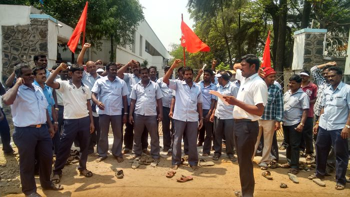 சி.ஆர்.பி தொழிலாளர் வேலைநிறுத்தம் சி.ஆர்.பி தொழிலாளர் வேலைநிறுத்தம்