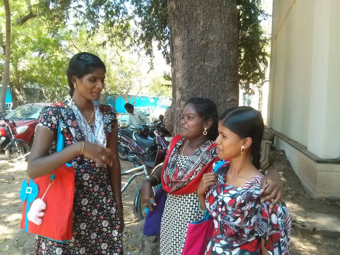 சென்னை பல்கலை மாணவியர் சென்னை பல்கலை மாணவியர்
