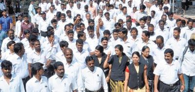 நீதிபதி நியமன முறையை கண்டித்து நீதிபதி நியமன முறையை கண்டித்து