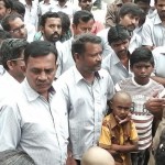 பெஸ்ட் பம்ப்ஸ் ஸ்ரீபிரியா வீட்டில் தொழிலாளர் குடும்பம் முற்றுகை