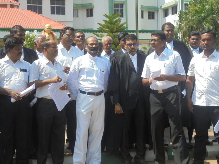 APSC தடை வழக்குரைஞர் ஆர்ப்பாட்டம் APSC தடை வழக்குரைஞர் ஆர்ப்பாட்டம்