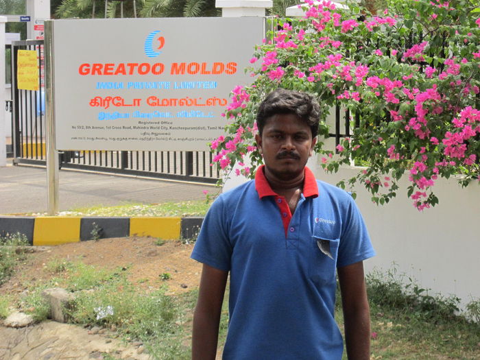 கிரீடோ மோல்ட்ஸ் தொழிலாளி பிரபாகரன் கிரீடோ மோல்ட்ஸ் தொழிலாளி பிரபாகரன்