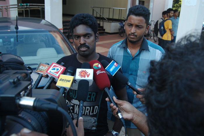 புதுவை பல்கலைக் கழக பேராசிரியர் - மாணவர் போராட்டம் புதுவை பல்கலைக் கழக பேராசிரியர் - மாணவர் போராட்டம்