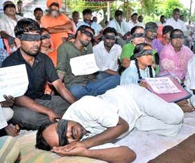 சசிபெருமாள் குடும்பம் உண்ணாவிரதம் போராட்டம் சசிபெருமாள் குடும்பம் உண்ணாவிரதம் போராட்டம்
