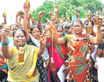 தாலியை அறுக்கும் டாஸ்மாக் தாலியை அறுக்கும் டாஸ்மாக்