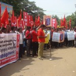 ndlf-set-fire-to-modi-labour-law-amendments-avadi-7