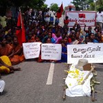 அதிகாரிகள் என்ன ஆண்டைகளா ? – வேதாரண்யம் மக்கள் போராட்டம்