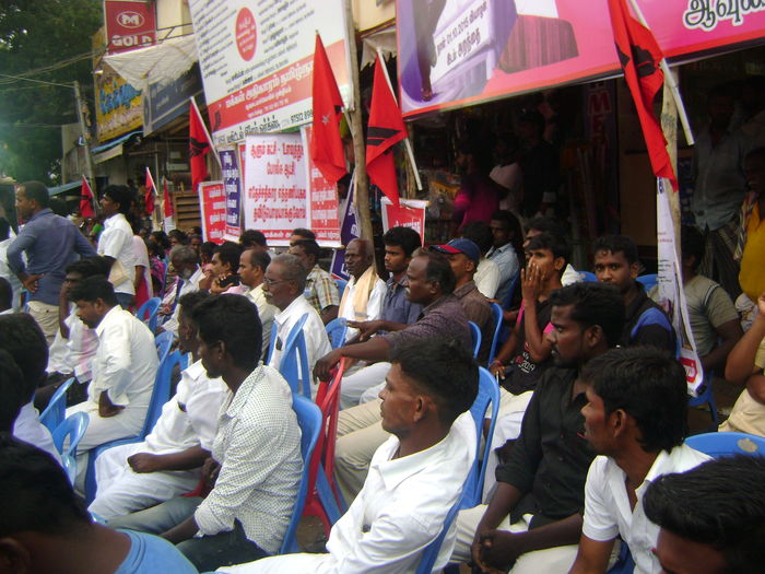 ஆவுடையார்கோவிலில் பெருந்திரளான மக்கள் பங்கேற்ற ஆர்ப்பாட்டம் ஆவுடையார்கோவிலில் பெருந்திரளான மக்கள் பங்கேற்ற ஆர்ப்பாட்டம்