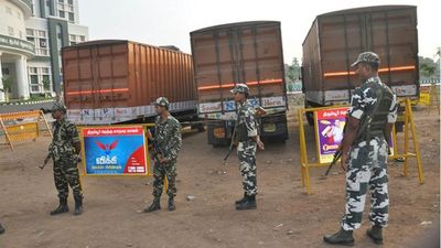ec-jaya-servant-container-money