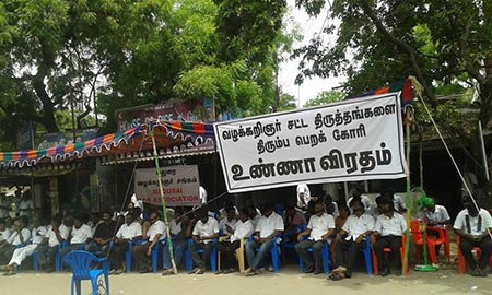 அனைத்து அச்சங்களிலிருந்தும் விடுபட்டு ஒருவர் சுதந்திரமாகக் கடமையாற்ற விரும்பினால் அவர் வழக்கறிஞராகத்தான் இருக்க வேண்டும்