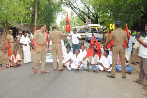 pp-block-road-demanding-cauvery-water-5
