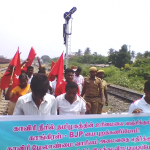 கரூர் ரயில் மறியல் (4)