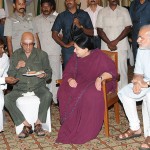 Vijayakanth-and-Tamilnadu-cm-jayalalitha-party-(11)