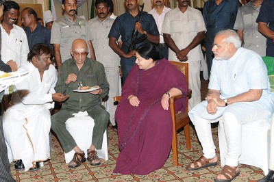 Vijayakanth-and-Tamilnadu-cm-jayalalitha-party-(11)