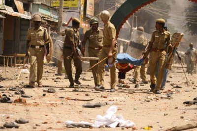 அரசு பயங்கரவாத அட்டூழியம்: பரமக்குடியில் தாழ்த்தப்பட்டோர் மீது ஜெயா போலீசு நடத்திய துப்பாக்கிச் சூடு மற்றும் வன்முறை.