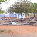 விதியை மீறி தார்பாயில் காய வைக்கப்படும் பட்டாசுகள்