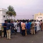 Trichy aravanur tasmac protest 15.04.17 (10)