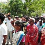 ஆர்ப்பாட்டத்தில் மக்கள் (2)