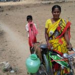 தண்ணீருடன்_செல்லம்மாளும்_அவரின்_மகனும்