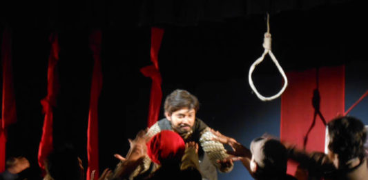 சென்னையில் கார்க்கியின் தாயை சந்திக்க வைத்த மேடை நாடகம் !