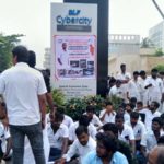 DLF Taxi Driver Suicide Protest (6)