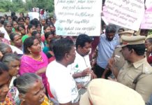 Slider-gaja-cyclone-microfinance-company-atrocities-delta-farmers-protest-(5)