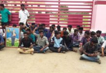 அம்பேத்கர் சிலை உடைப்பு : குடந்தை கல்லூரி மாணவர்கள் போராட்டம் !